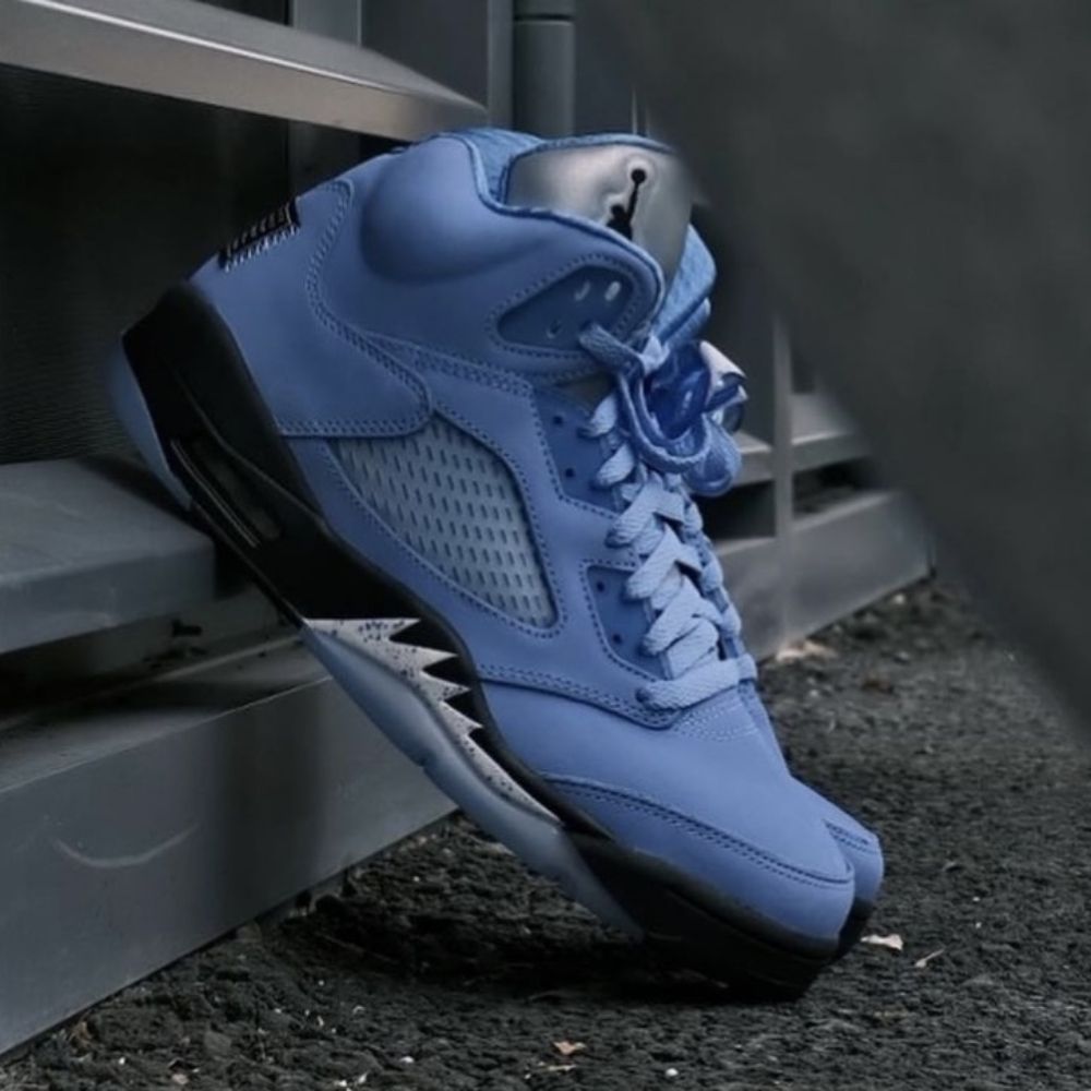 Air Jordan 5 Retro UNC University Blue