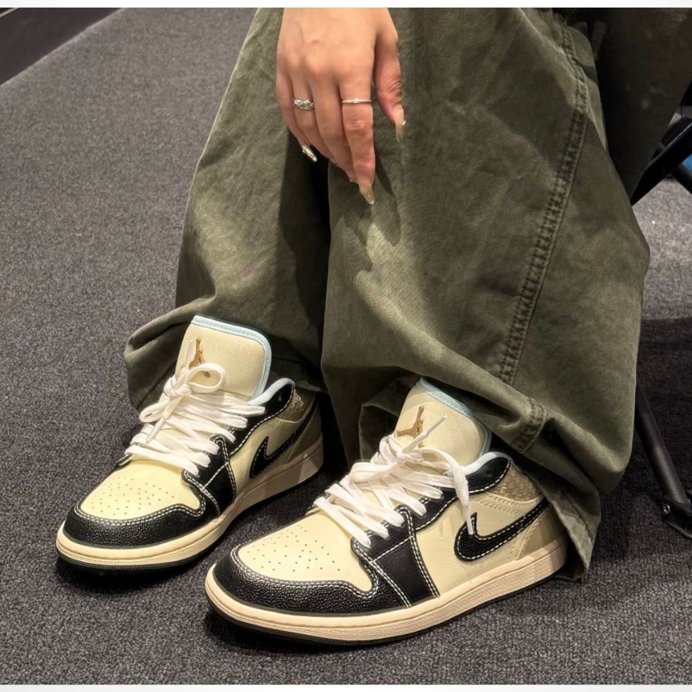 Air Jordan 1 Low SE Coconut Milk Black